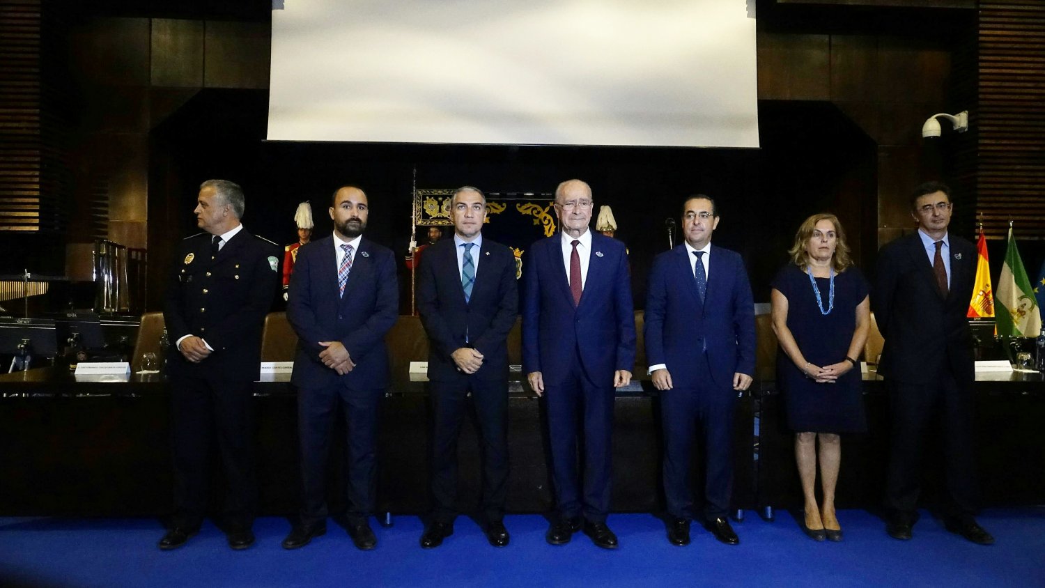 El alcalde de Málaga preside los actos de celebración del día del Patrón de la Policía Local