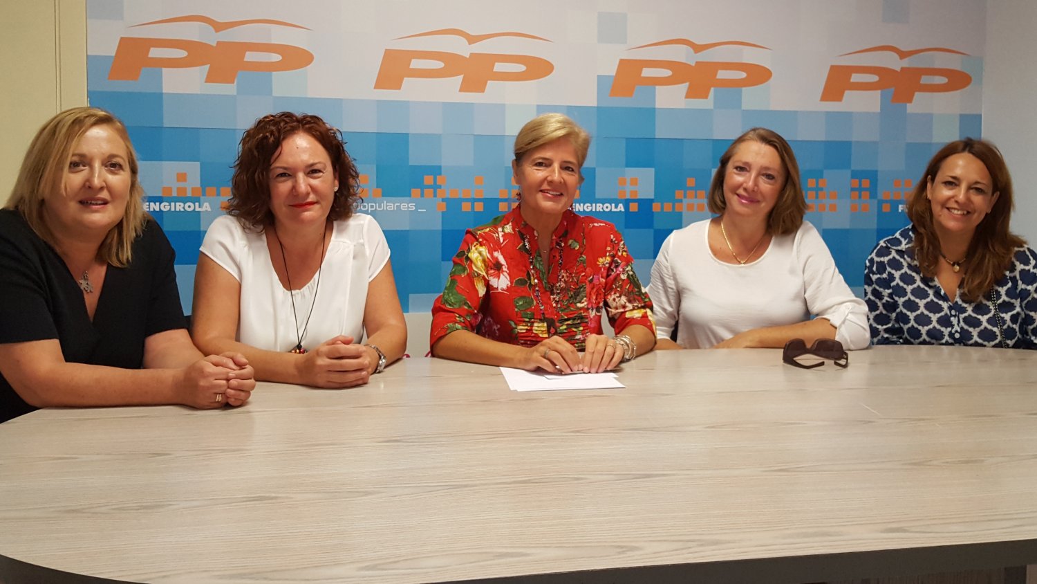 El PP pide la readmisión de los monitores administrativos contratados “en fraude de ley”