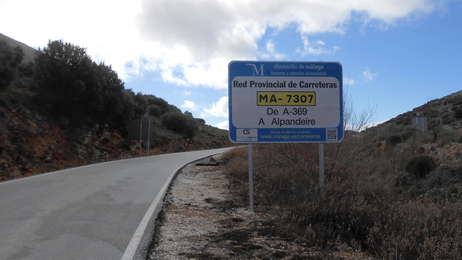 La Diputación adjudica obras de mejora en ocho carreteras de la provincia por un millón de euros