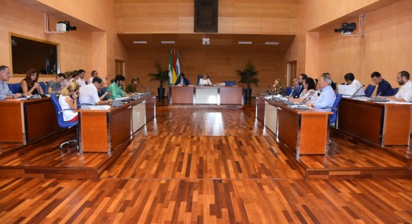 Fuengirola insta a la Junta a que asuma sus competencias en materia de limpieza de cauces de ríos y arroyos