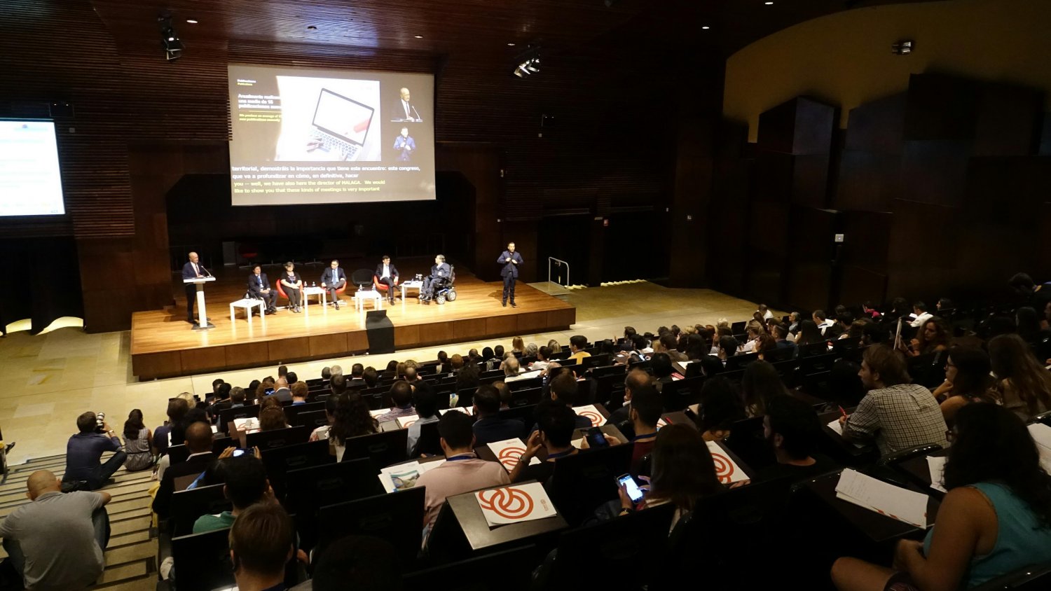 El alcalde de Málaga pide a España que sea ejemplo para otros países en materia de turismo para todos