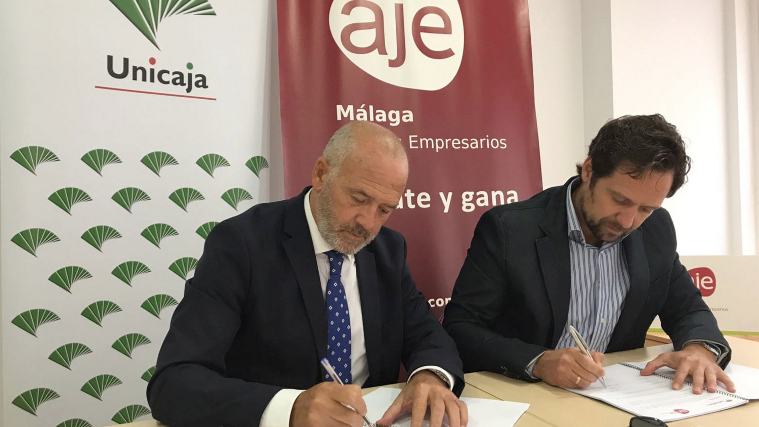 Unicaja Banco renueva su compromiso con las más de 600 empresas de jóvenes malagueños de AJE