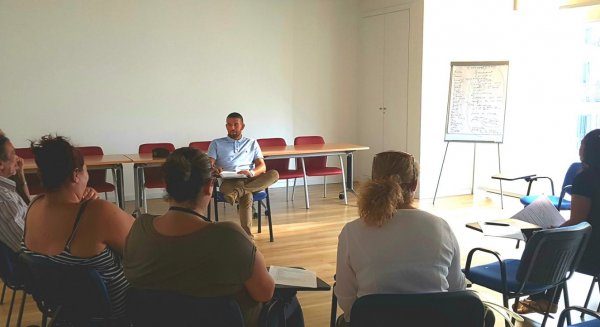 Vélez-Málaga imparte talleres de inserción sociolaboral para los beneficiarios de las ayudas económicas