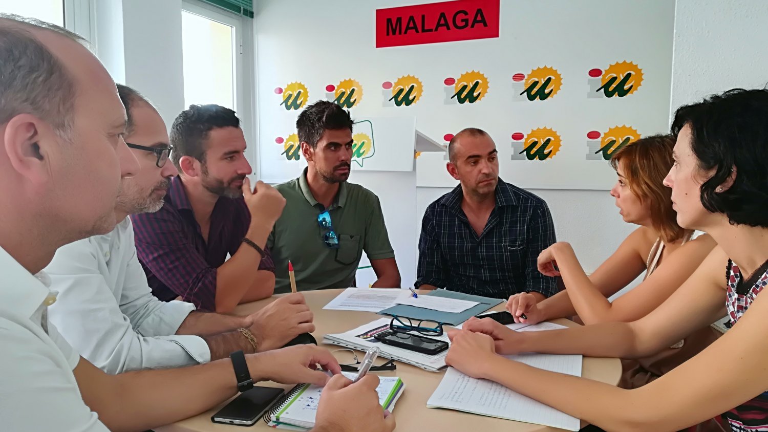 IU y Unidos Podemos se comprometen a presentar iniciativas en las instituciones para reclamar el carácter público