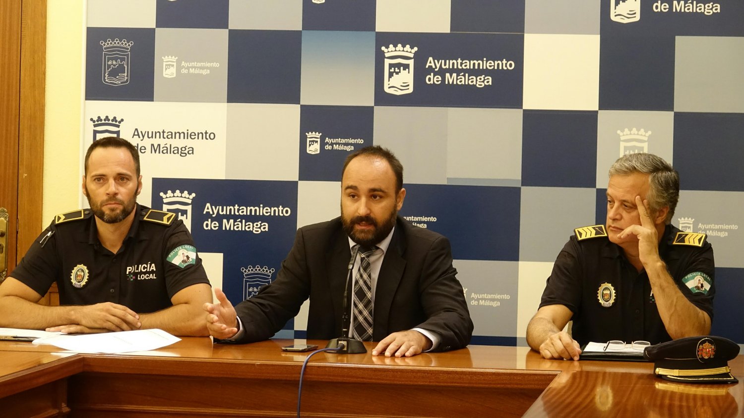La Policía Local de Málaga implanta una nueva metodología en la inspección de establecimientos
