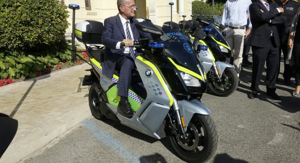 La Policía Local de Málaga incorpora a su flota 20 nuevas motos, 3 de ellas eléctricas