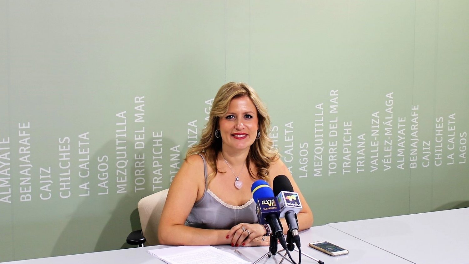 Vélez-Málaga renueva el servicio de ayuda municipal al transporte universitario de los jóvenes