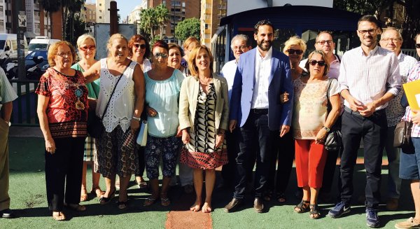El Grupo Socialista denuncia la falta de limpieza y mal estado de los parques infantiles de Málaga