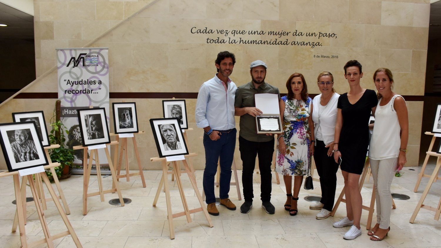 Inaugurada la exposición fotográfica “Sigo siendo yo”, con motivo del Día Internacional del Alzheimer en Fuengirola