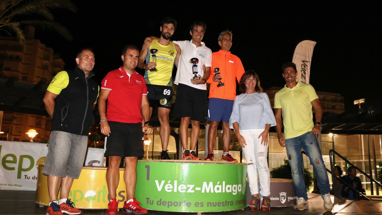 Cerca de 500 deportistas participaron el pasado sábado en la V Legua y XXVII Milla de Torre del Mar