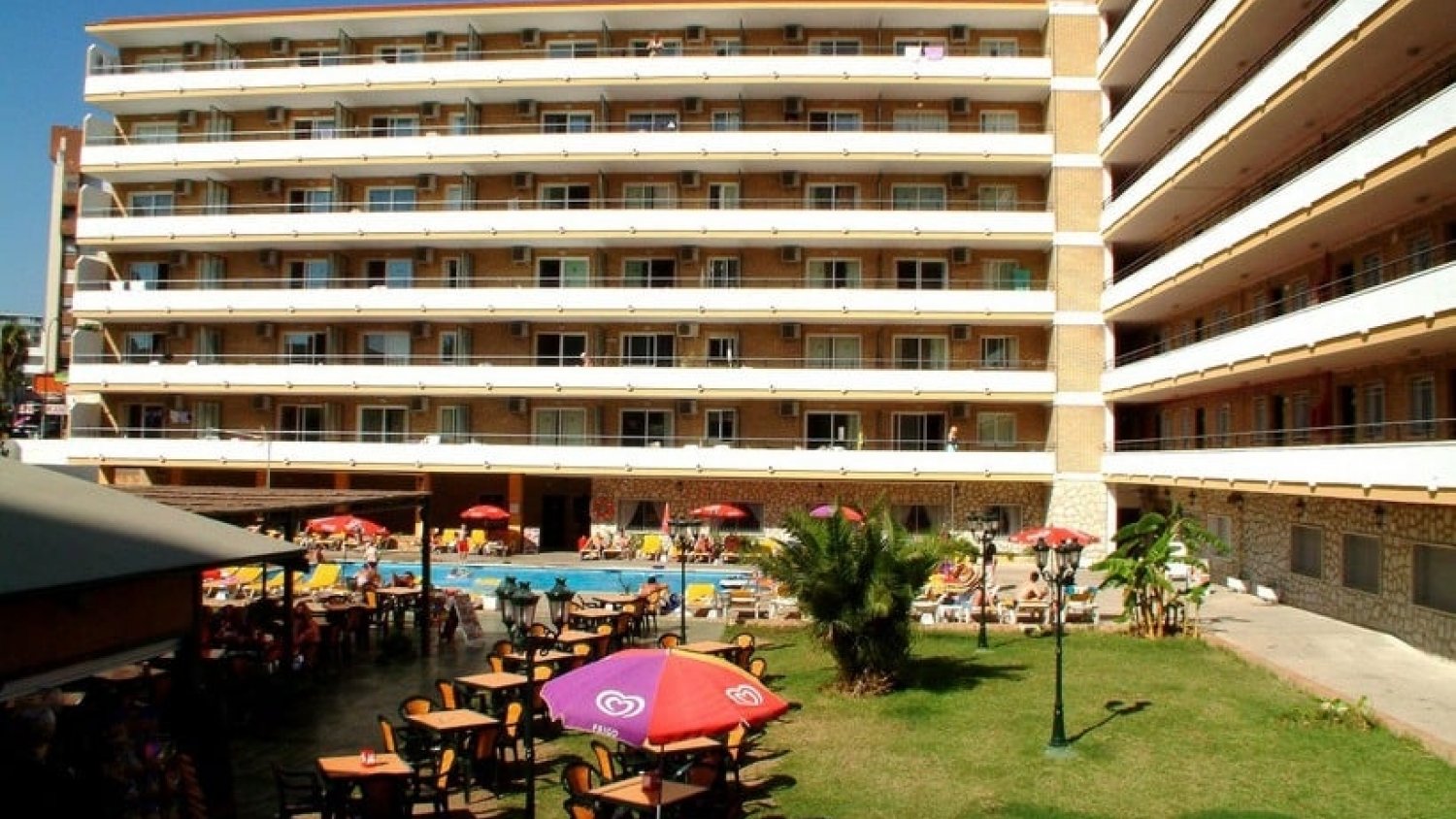 Torremolinos recibió en julio un 29% más de viajeros en apartamentos turísticos que en 2016