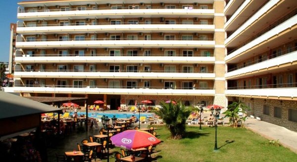 Torremolinos recibió en julio un 29% más de viajeros en apartamentos turísticos que en 2016