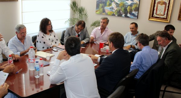 Estepona y la Diputación abordan con Demarcación de Carreteras un nuevo acceso desde la A-7 al núcleo urbano