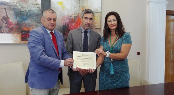 Empleo reconoce el Centro Comercial Abierto de Benalmádena promovido por los empresarios del municipio