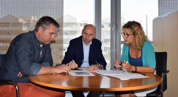 El PSOE acusa al gobierno del PP de boicotear proyectos de la Diputación en Nerja para provocar una moción de censura