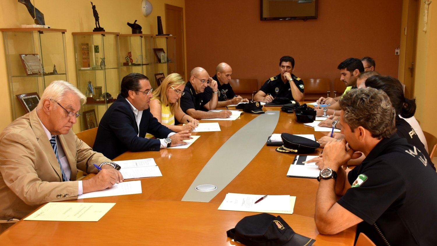 La Junta Local de Seguridad de Fuengirola acuerda reforzar las medidas antiterroristas y adoptar algunas nuevas