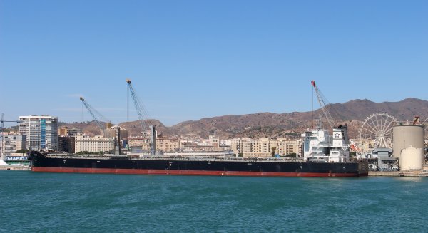 El puerto de Málaga mueve cerca de 200.000 toneladas de granel sólido en dos semanas