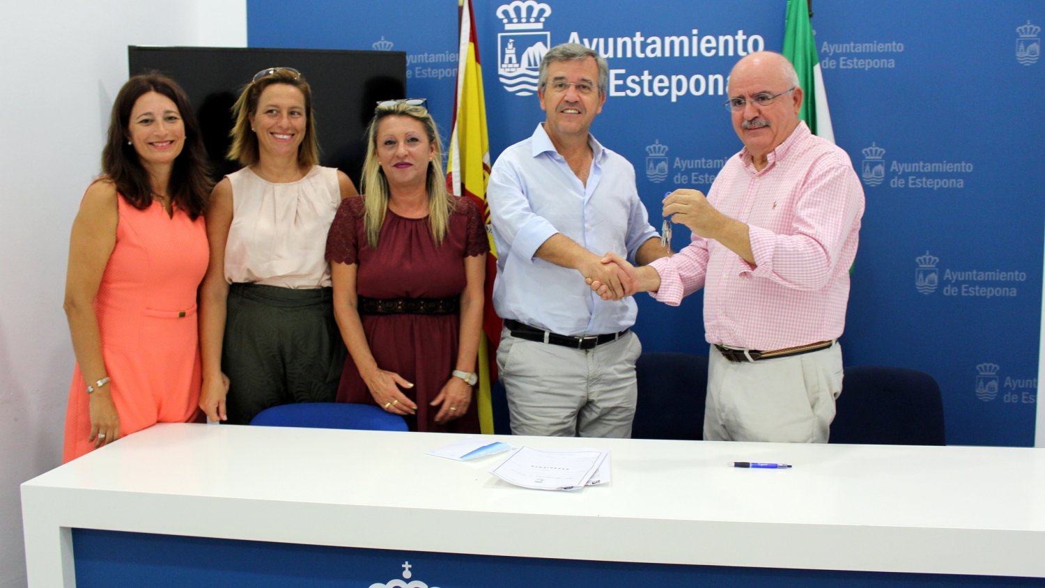 Estepona cede a Aprona la gestión del nuevo Centro de Participación Activa de Mayores en Las Mesas