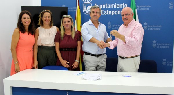 Estepona cede a Aprona la gestión del nuevo Centro de Participación Activa de Mayores en Las Mesas