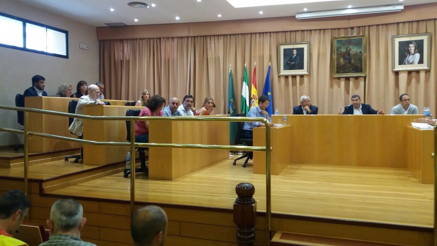 El Pleno de Torre del Mar aprueba de forma inicial la modificación de las ordenanzas relativas a la ocupación de vía pública