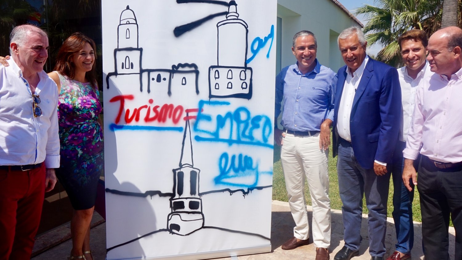 Bendodo critica la complicidad del PSOE con los ataques de Podemos hacia el turismo