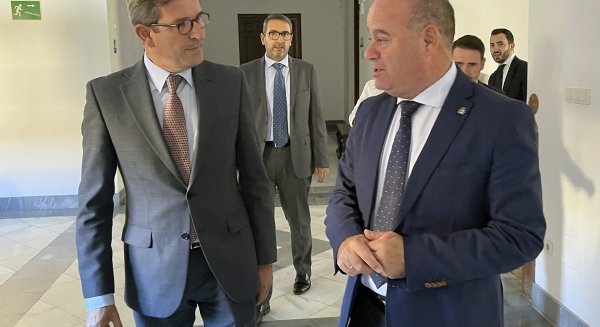 El Consejero de Política Industrial y Energía destaca el potencial logístico de Antequera