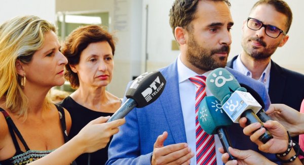El Grupo Socialista pide al Ayuntamiento que cumpla con las cláusulas sociales de inserción laboral