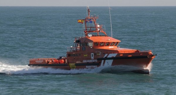 Rescatada una patera con 54 inmigrantes a bordo
