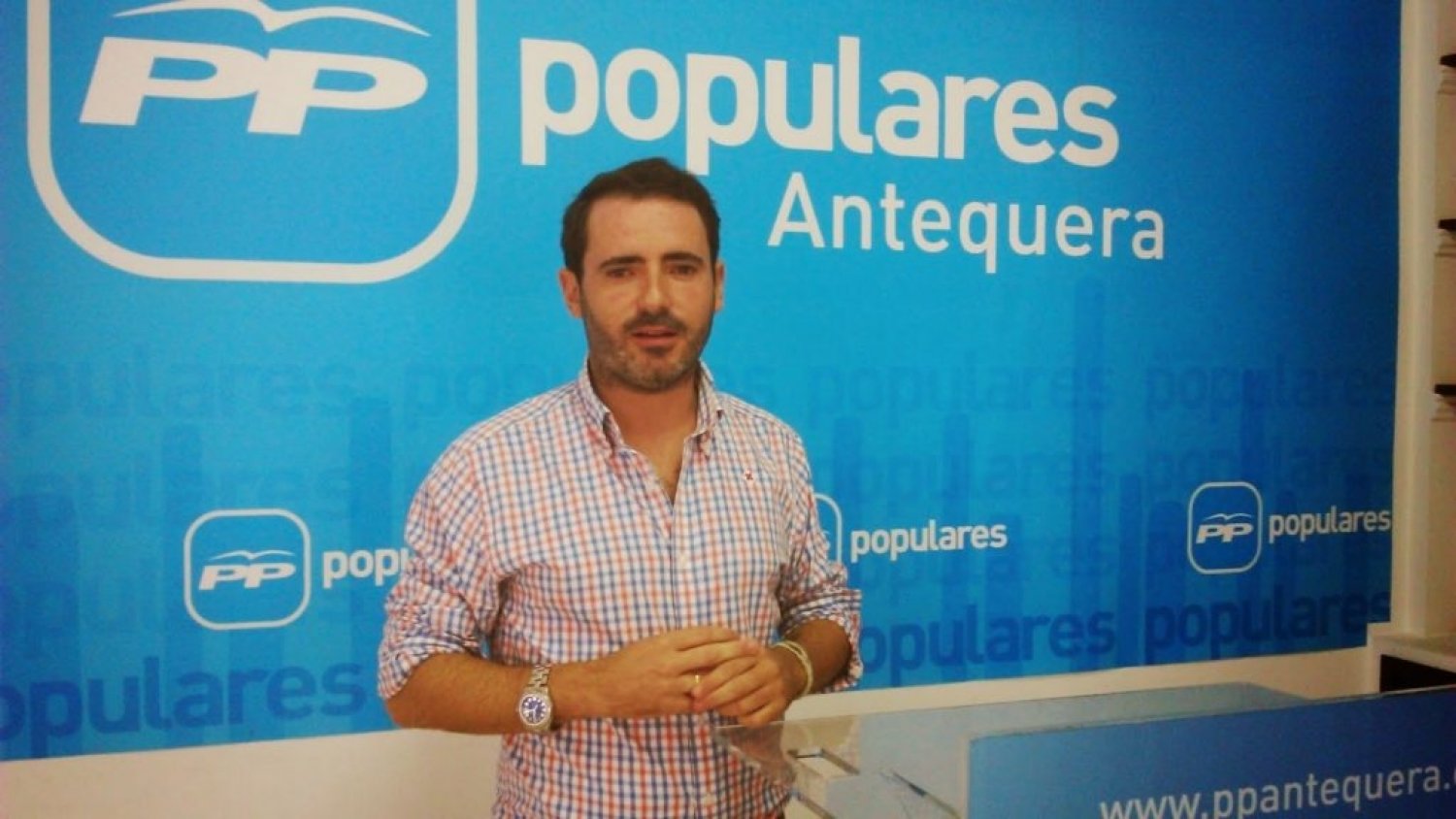 El PP pide a Díaz que haga cumbres pero para recibir a los alcaldes de todos los partidos