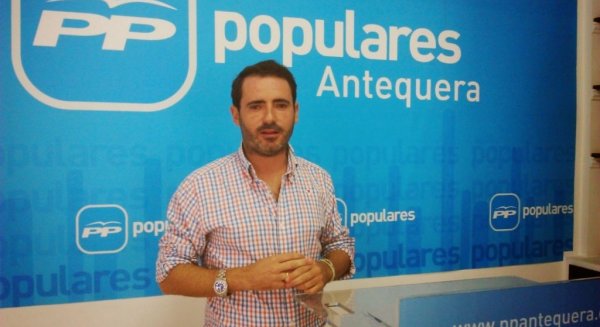 El PP pide a Díaz que haga cumbres pero para recibir a los alcaldes de todos los partidos