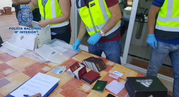 Desarticulada una de las principales redes dedicadas al tráfico de ciudadanos iraníes con destino a Reino Unido