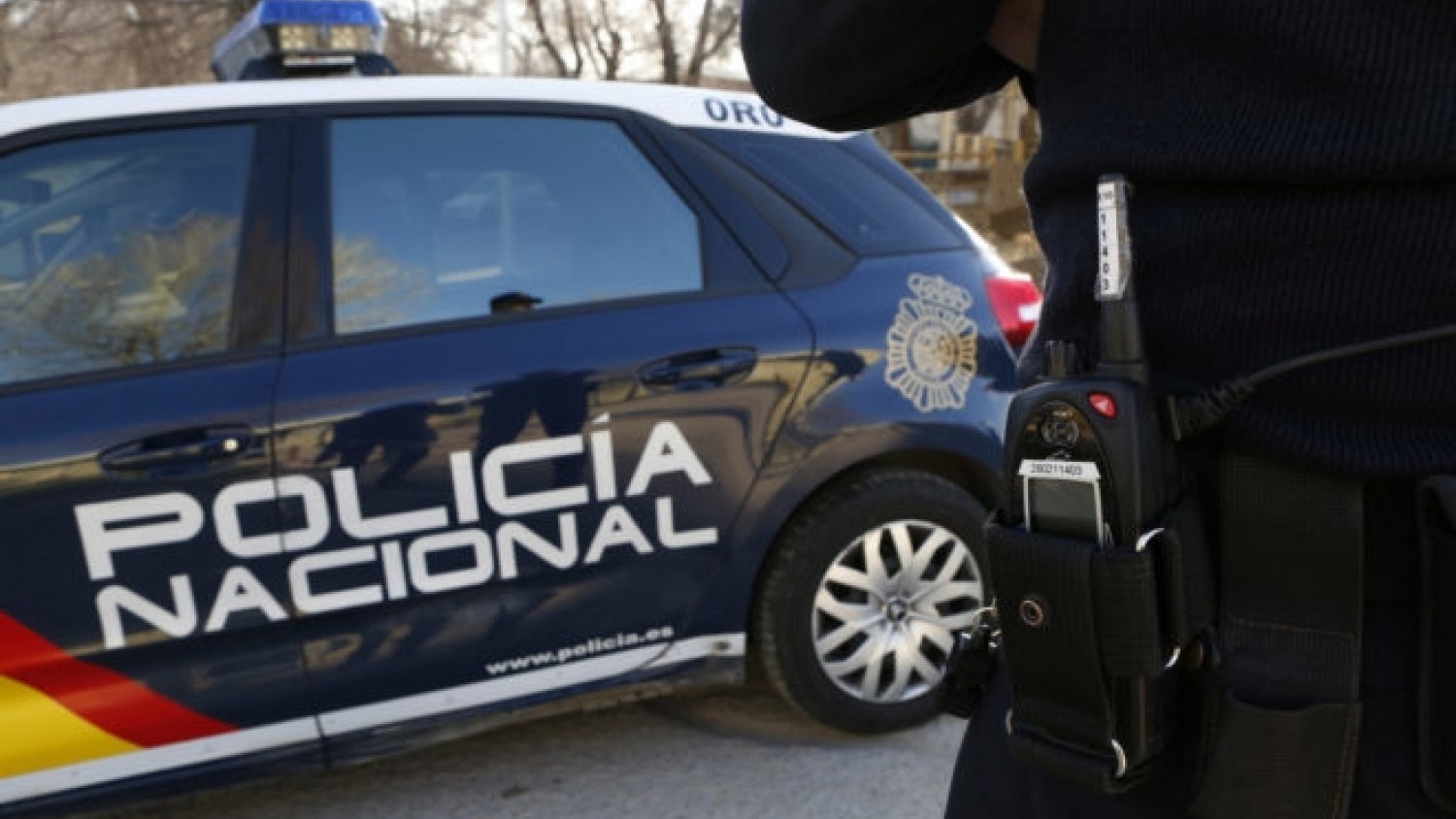 Detenido por saltarse un control e intentar atropellar a un policía