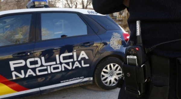 Detenido por saltarse un control e intentar atropellar a un policía