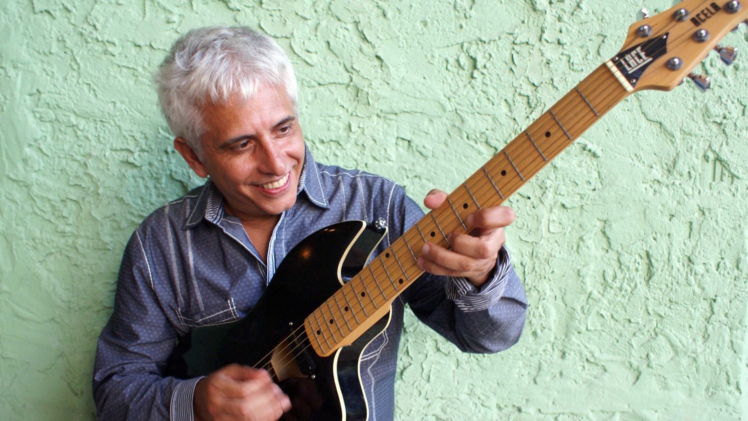 El 'jazz mediterráneo' del guitarrista valenciano Ximo Tébar clausura el sábado el Ciclo Julio Musical en Gibralfaro