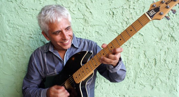 El 'jazz mediterráneo' del guitarrista valenciano Ximo Tébar clausura el sábado el Ciclo Julio Musical en Gibralfaro