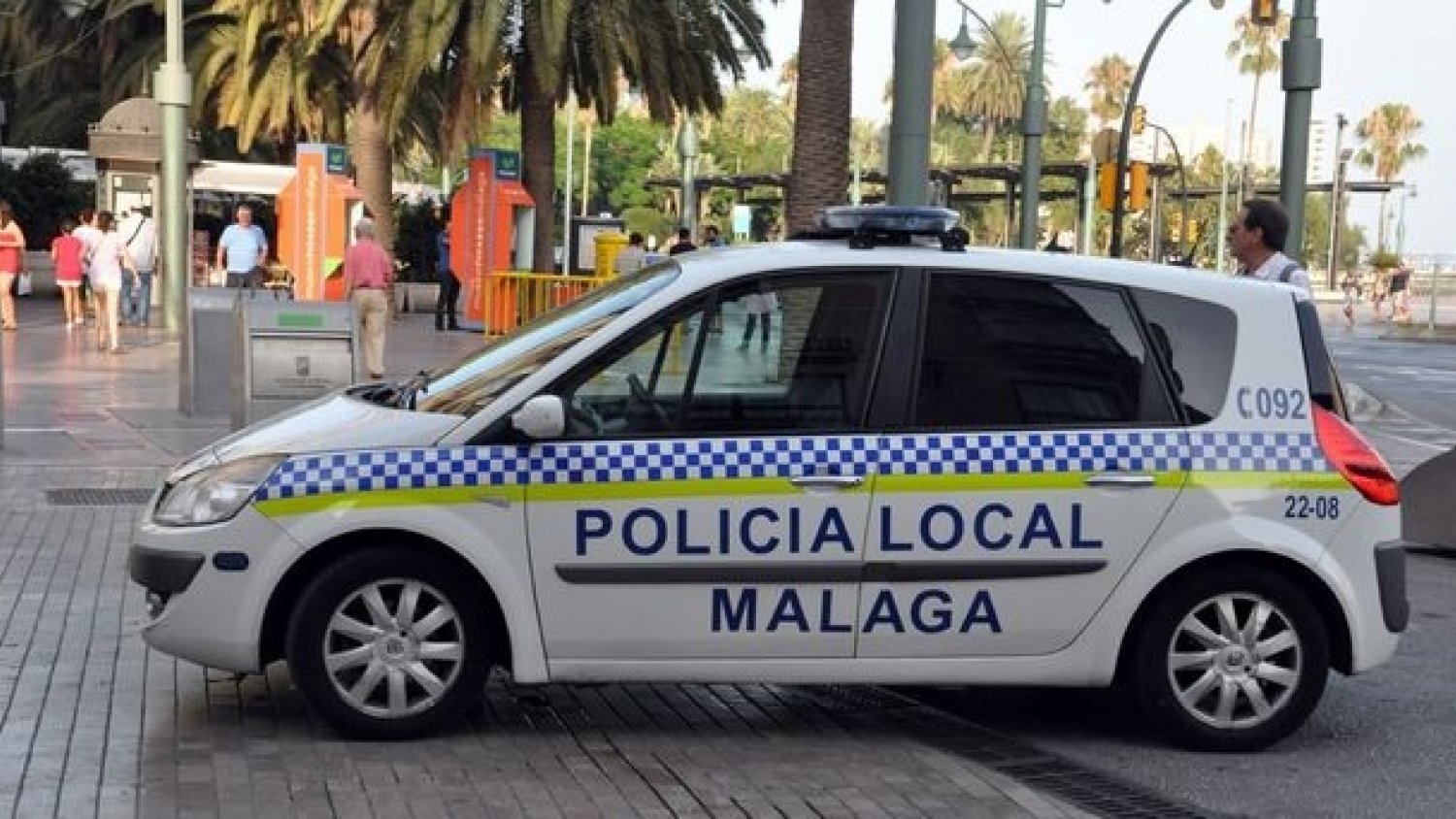 Rescatados tres inquilinos de un vivienda que pedían auxilio en un incendio