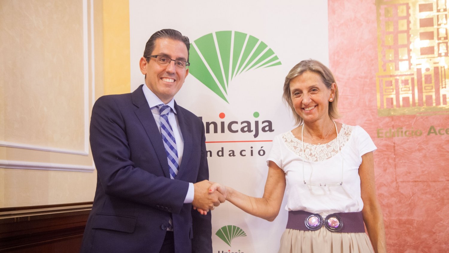 Unicaja patrocinará la caminata solidaria NEON NIGHT Málaga de Fundación Harena
