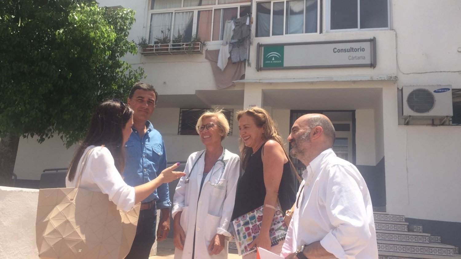 Carlos Hernández critica las condiciones “indignas” del centro de salud de Cártama