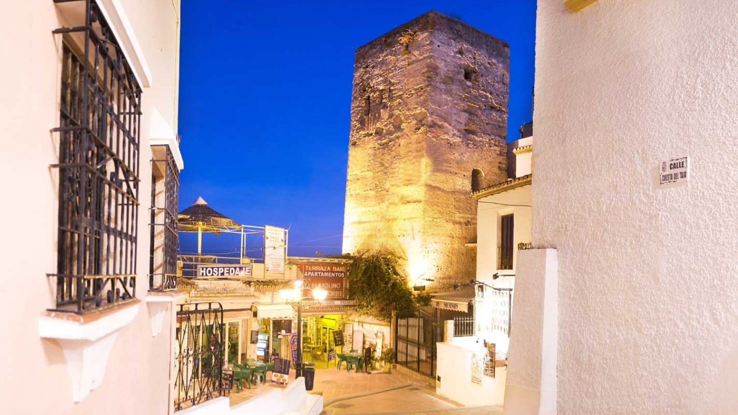 Torremolinos eliminará los elementos que dificultan la visión de la Torre Pimentel del Bajondillo