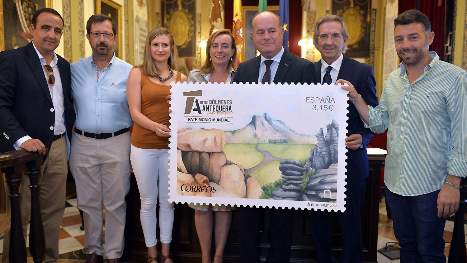 Correos presenta el sello dedicado al Sitio Dólmenes de Antequera