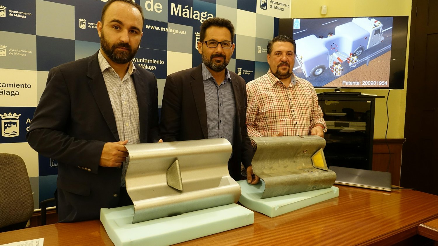 Málaga reducirá un 90% el coste de mantenimiento de los ‘quitamiedos’ de las carreteras de titularidad municipal