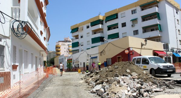 Estepona inicia la remodelación de seis calles del entorno de la iglesia San José