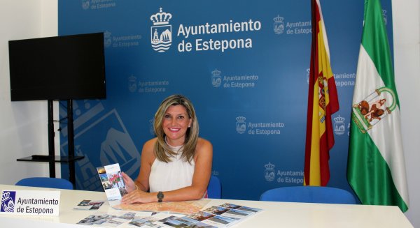 Estepona presenta el nuevo material turístico con cinco rutas temáticas por la ciudad