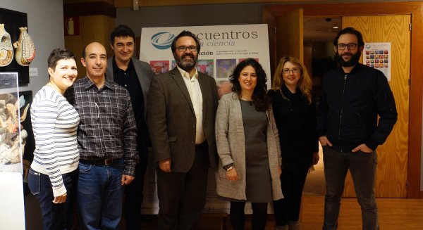 El ciclo 'Encuentros con la Ciencia' obtiene el premio de divulgación científica Jose María Savirón