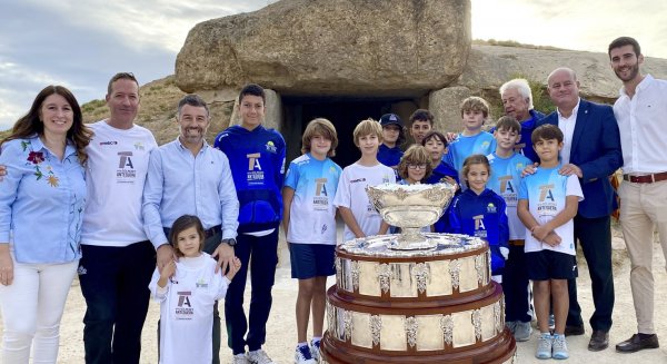 La Copa Davis promociona la final anual de la competición de este año en Los Dólmenes de Antequera