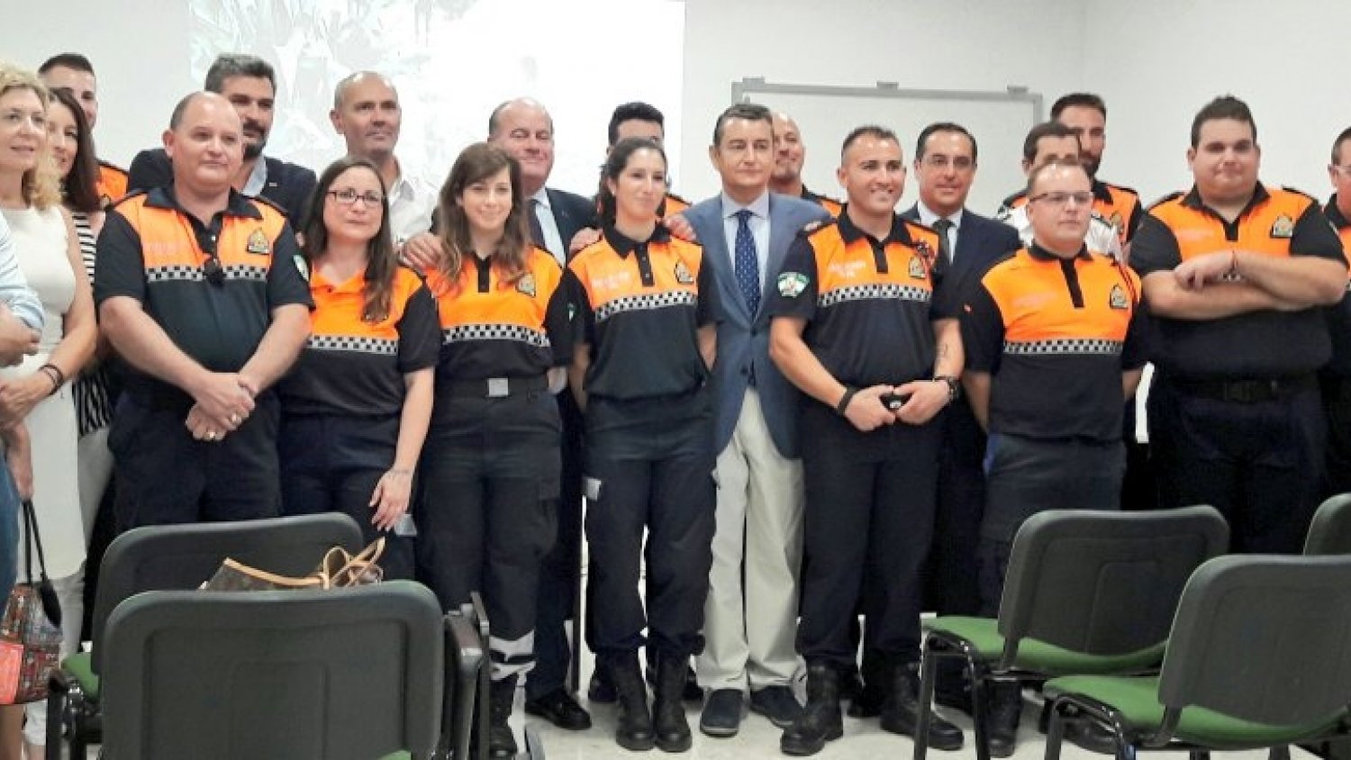 Sanz inaugura la nueva sede de Protección Civil de Antequera