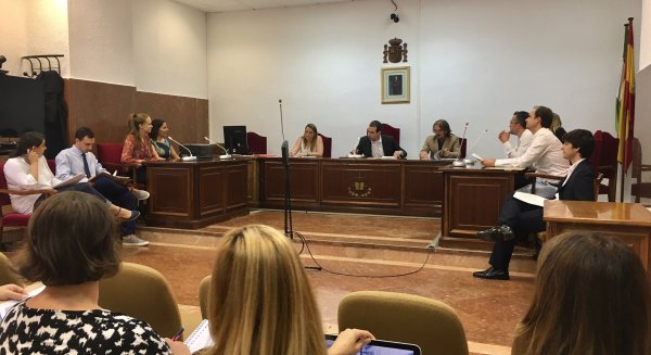 Alumnos de la UNED y universidades alemanas y holandesas simulan juicio en sede TSJA de Málaga