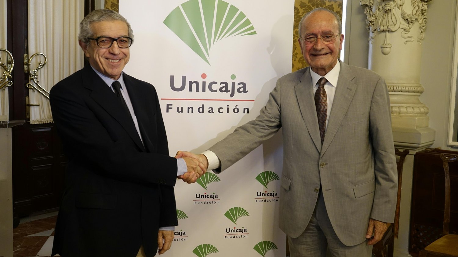 El Ayuntamiento de Málaga y Unicaja firman un acuerdo para la realización de actividades en el Pompidou