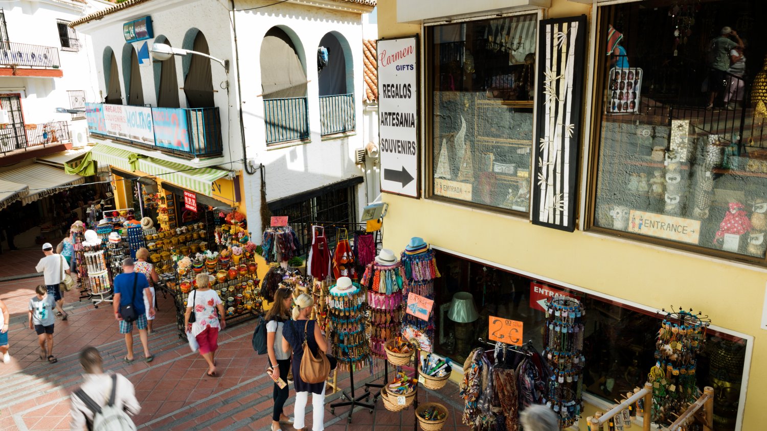 El paro se reduce en Torremolinos en casi un 20% en el primer semestre del año