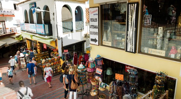 El paro se reduce en Torremolinos en casi un 20% en el primer semestre del año